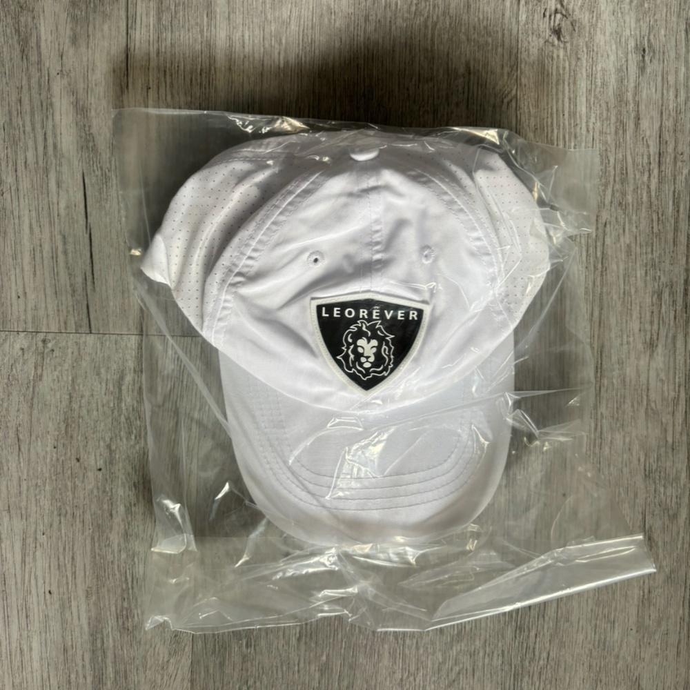Leoever baseball hat white